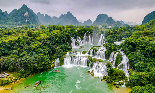 Thác Bản Giốc là một trong những thác nước xuyên quốc gia lớn nhất trên thế giới, nằm trên địa phận của cả hai nước là Việt Nam và Trung Quốc. (Ảnh minh họa: kho ảnh Pixabay)